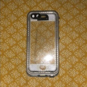 iPhone 5s life proof case
